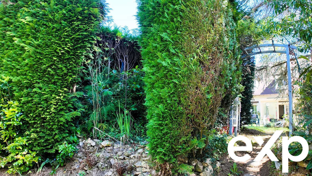 Maison à CLAIREFONTAINE-EN-YVELINES