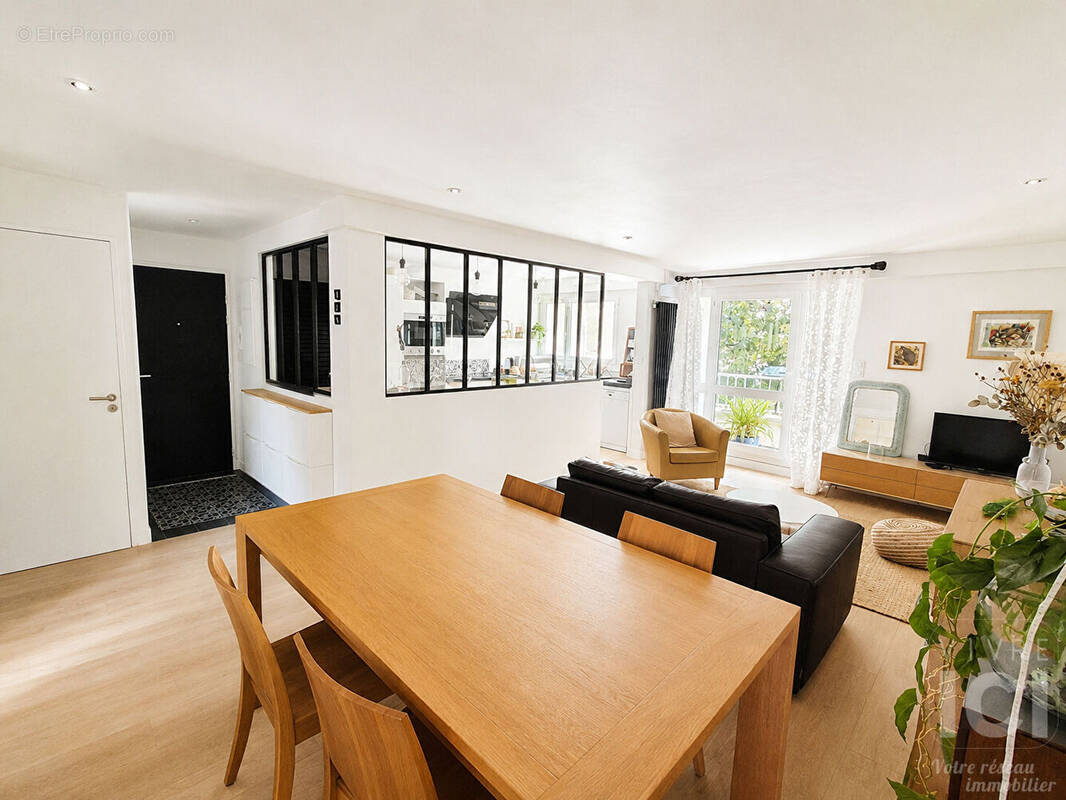 Appartement à SAINTE-LUCE-SUR-LOIRE