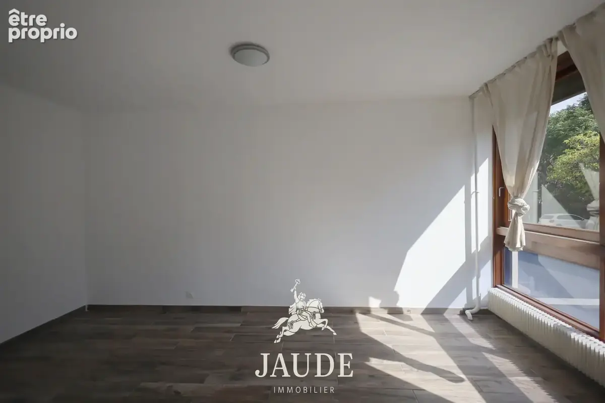 A vendre clermont-ferrand   résidence les deux avenues   t4 avec balcon, parking et cave - photo 2