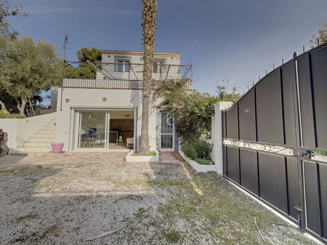 Maison à SIX-FOURS-LES-PLAGES