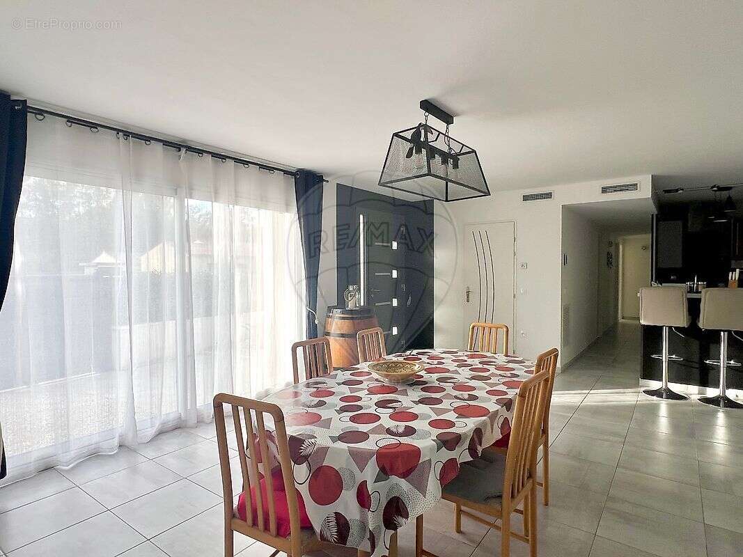 Maison à LES MATHES