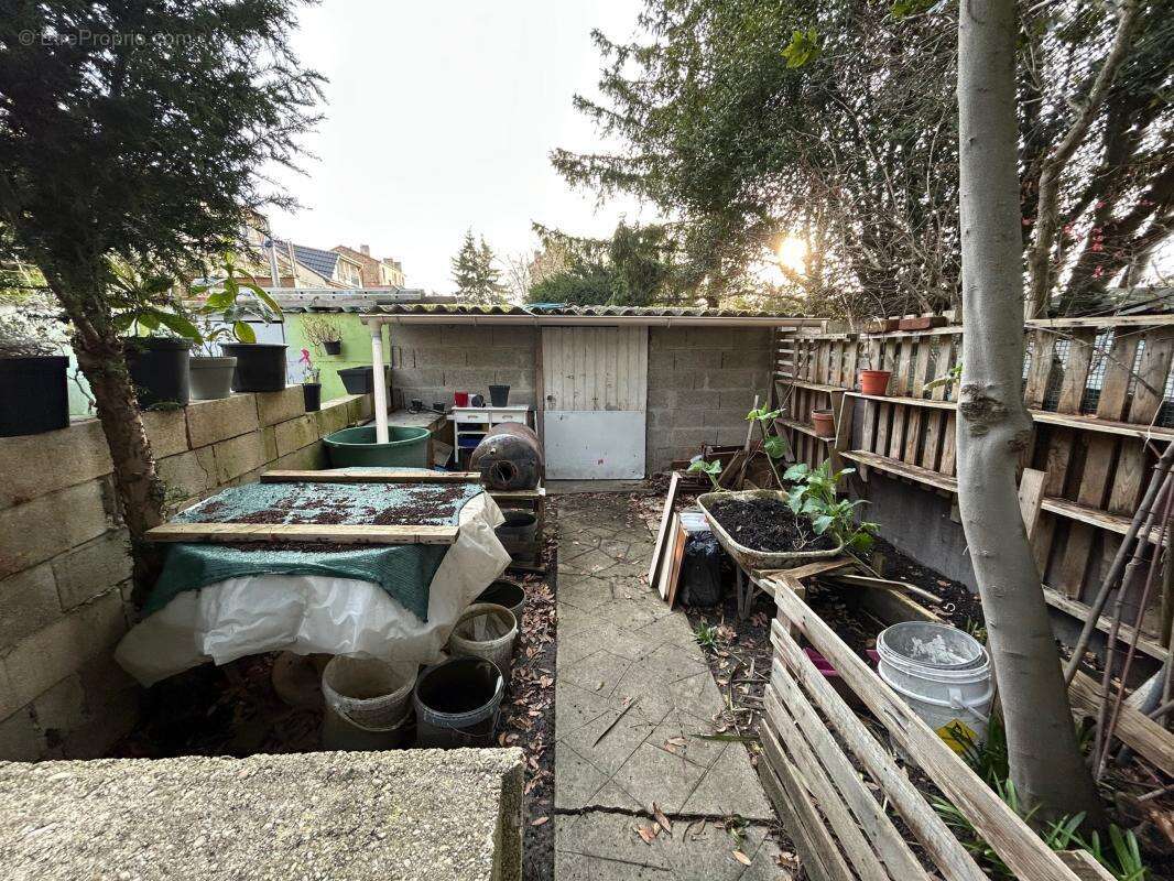 Appartement à LES PAVILLONS-SOUS-BOIS