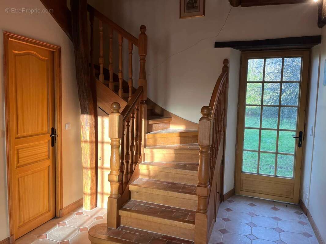 Maison à POIGNY-LA-FORET