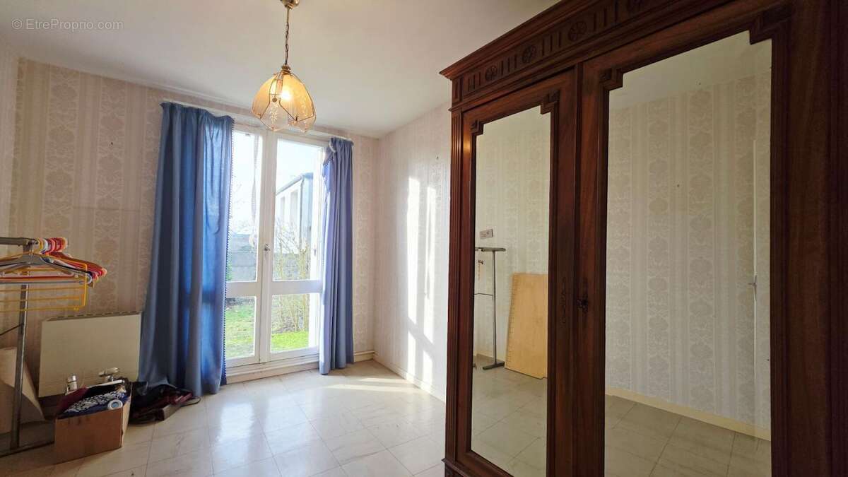 Maison à SAINT-DOULCHARD