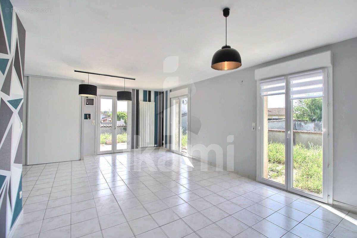 Charmante maison avec beau terrain - photo 5