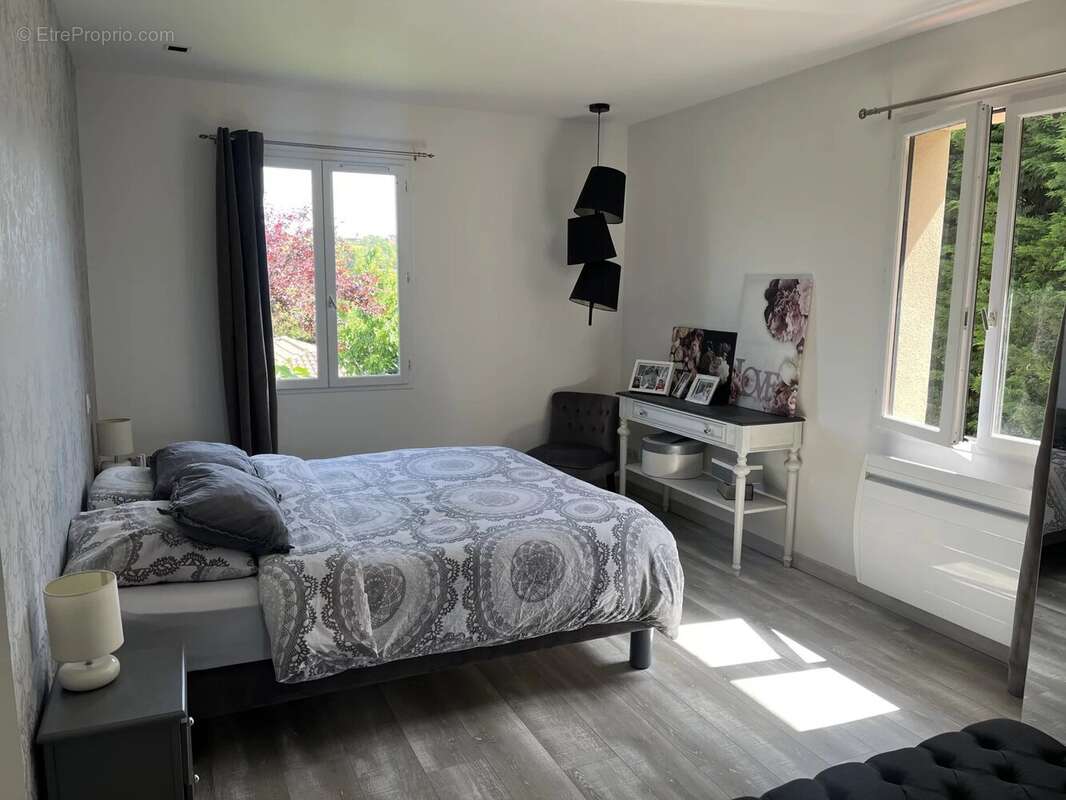 Maison à AURIAC-SUR-VENDINELLE