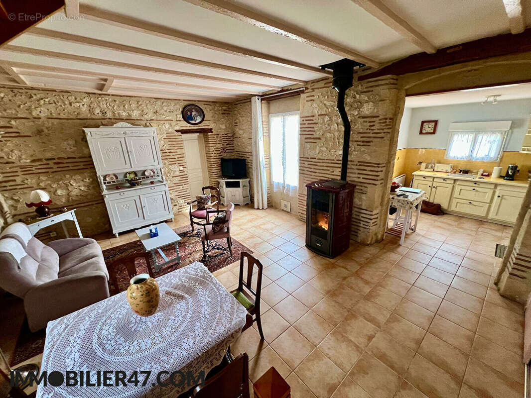 Maison à SAINTE-LIVRADE-SUR-LOT