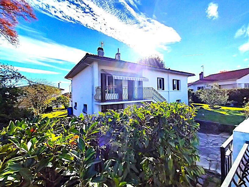 Maison à SAINT-PIERRE-DU-MONT