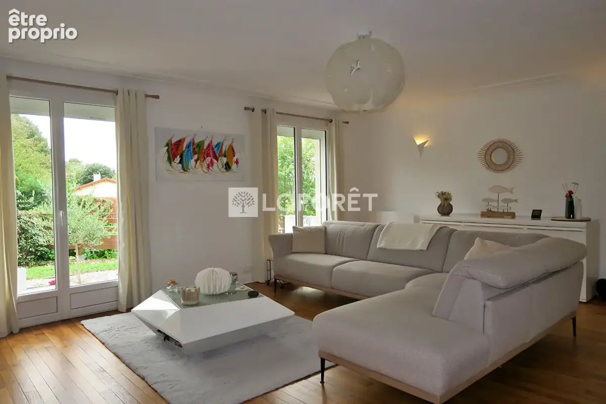 Maison Buxerolles 8 pièce(s) 226 m2 - photo 1