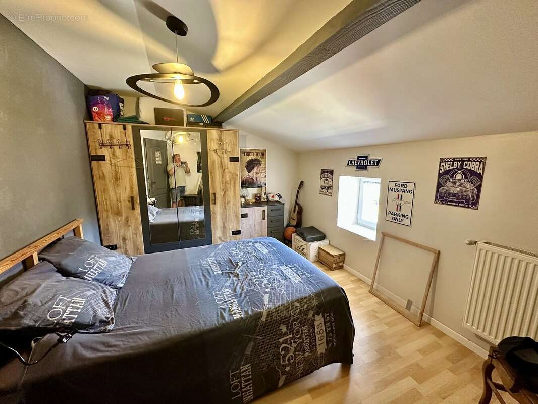 Maison  rénovée avec goût, offrant quatre chambres avec jardin clos - photo 13