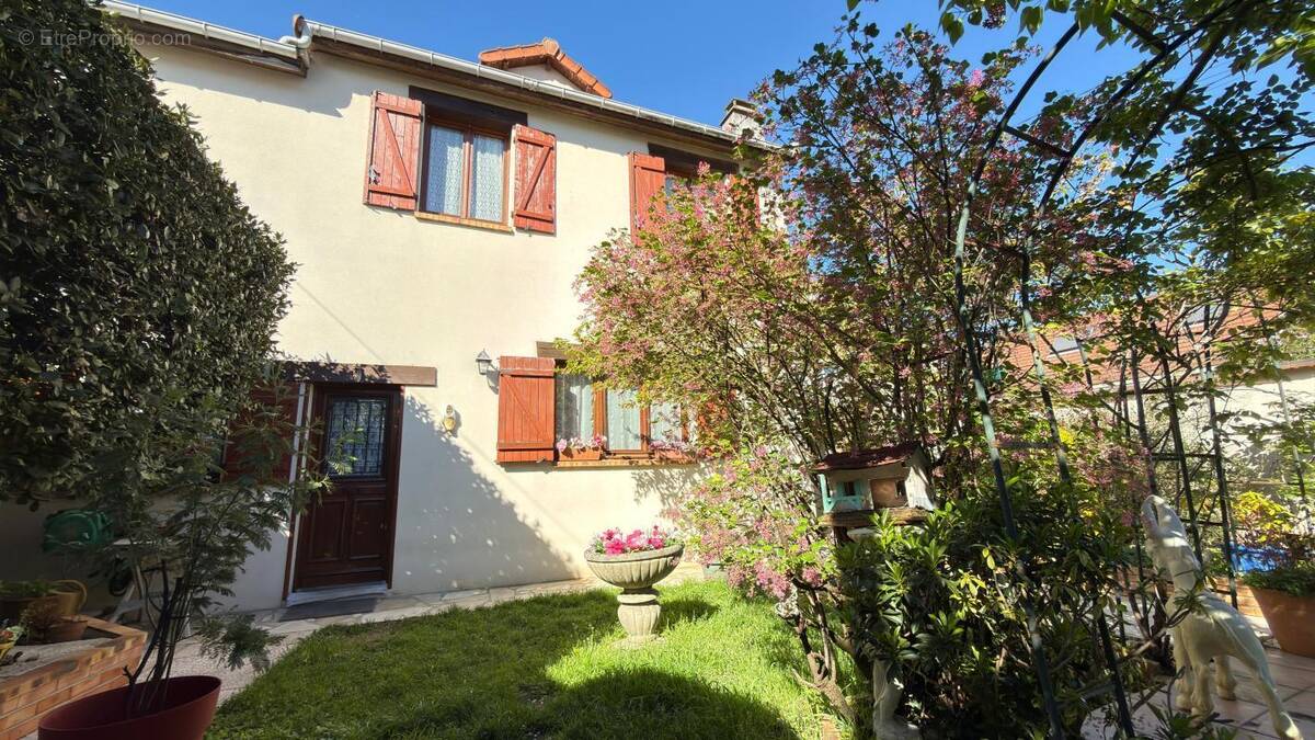 Maison à NEUILLY-SUR-MARNE