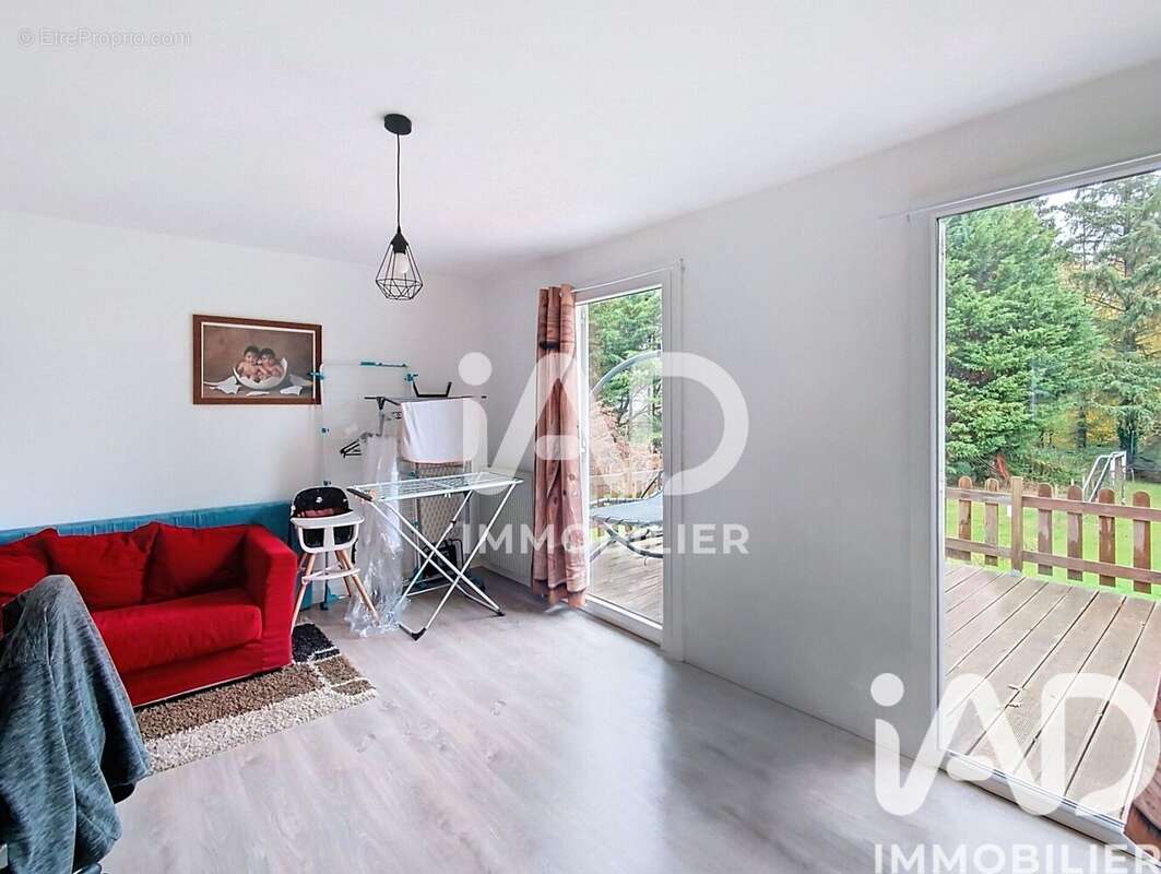 Maison 167 m² à Trans-La-Foret  - photo 6