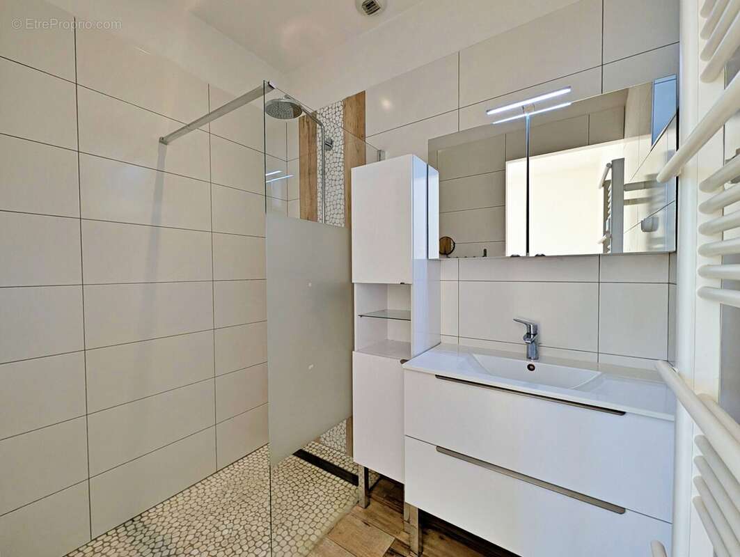 Salle d'eau étage - Maison à VALENCE