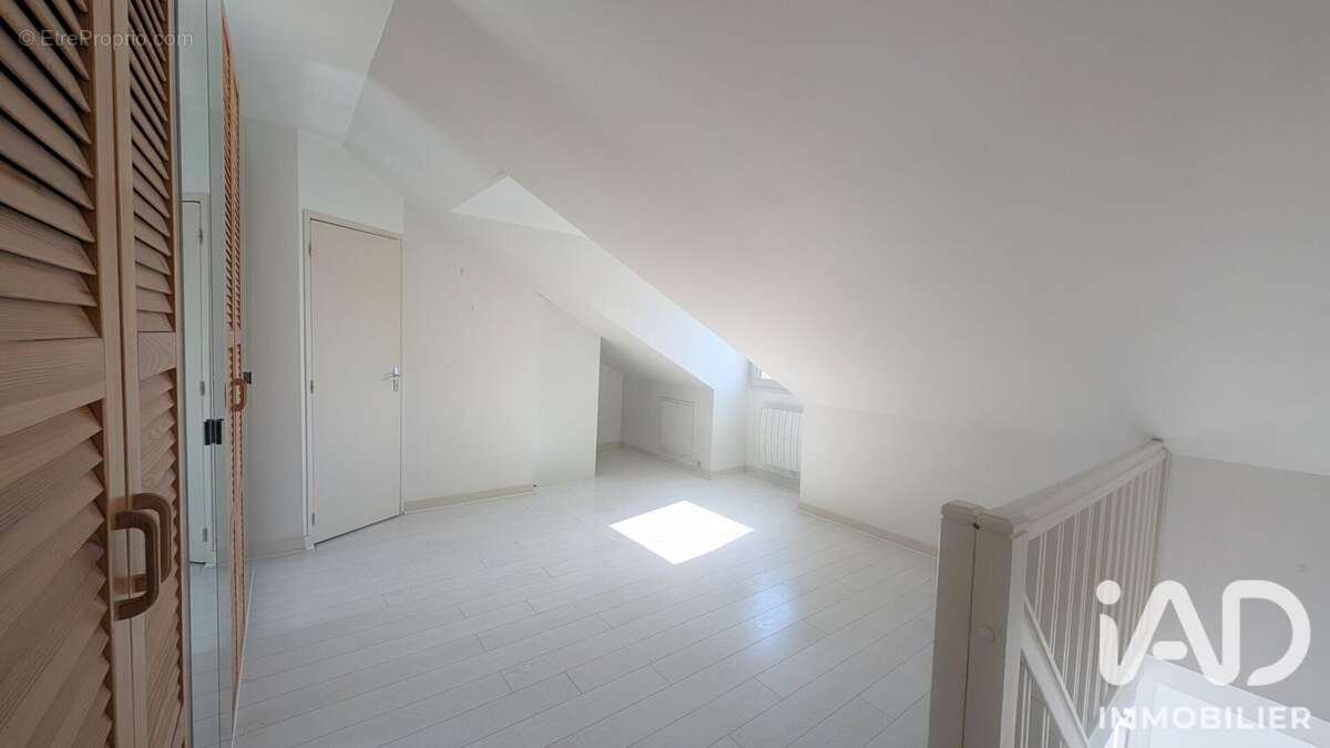 Photo 9 - Appartement à SAINTE-GENEVIEVE-DES-BOIS