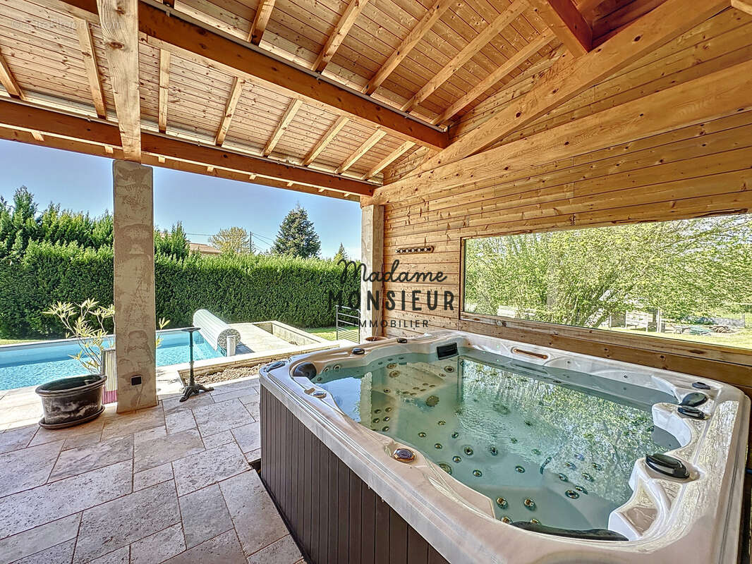 Maison à BOURGOIN-JALLIEU