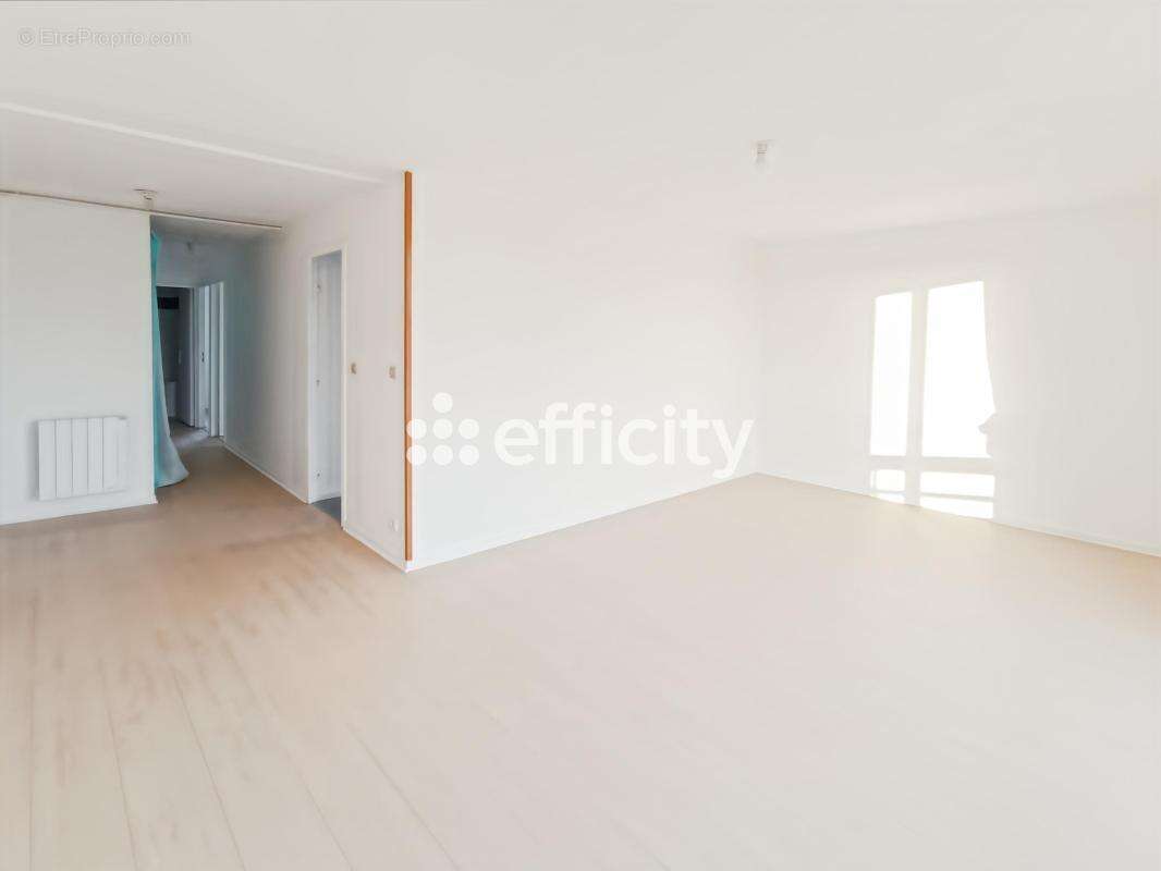 Appartement à LE MESNIL-ESNARD