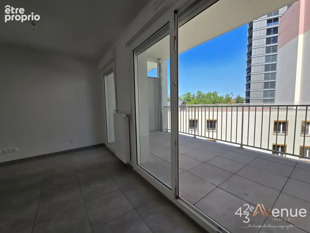 Appartement 4 pièces 80 m² à vendre à Saint-Etienne (42000) - photo 3