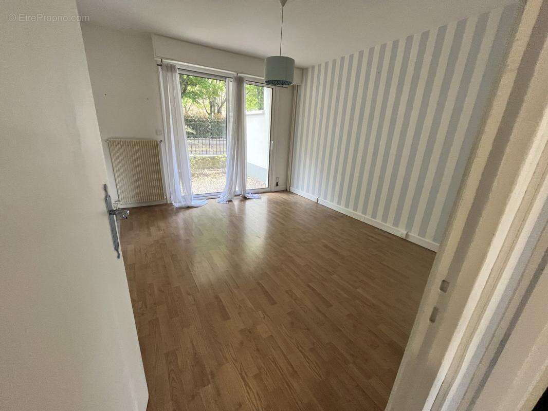 Appartement à SAINT-MAUR-DES-FOSSES