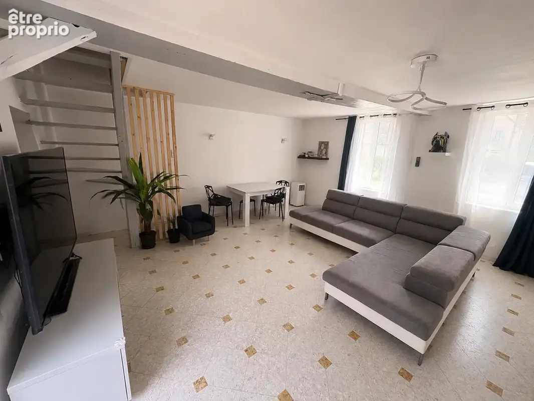 Maison 120.74m2 5 pièces à 2 mn de la gare de Bueil - photo 2