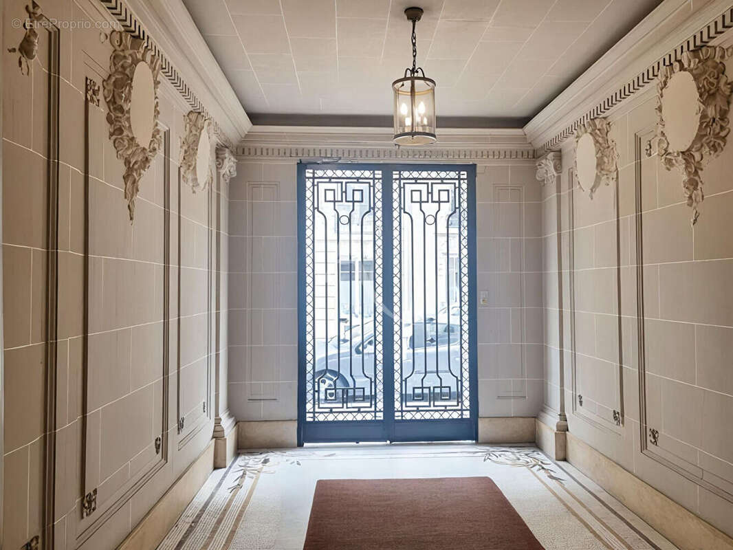 Appartement à PARIS-17E