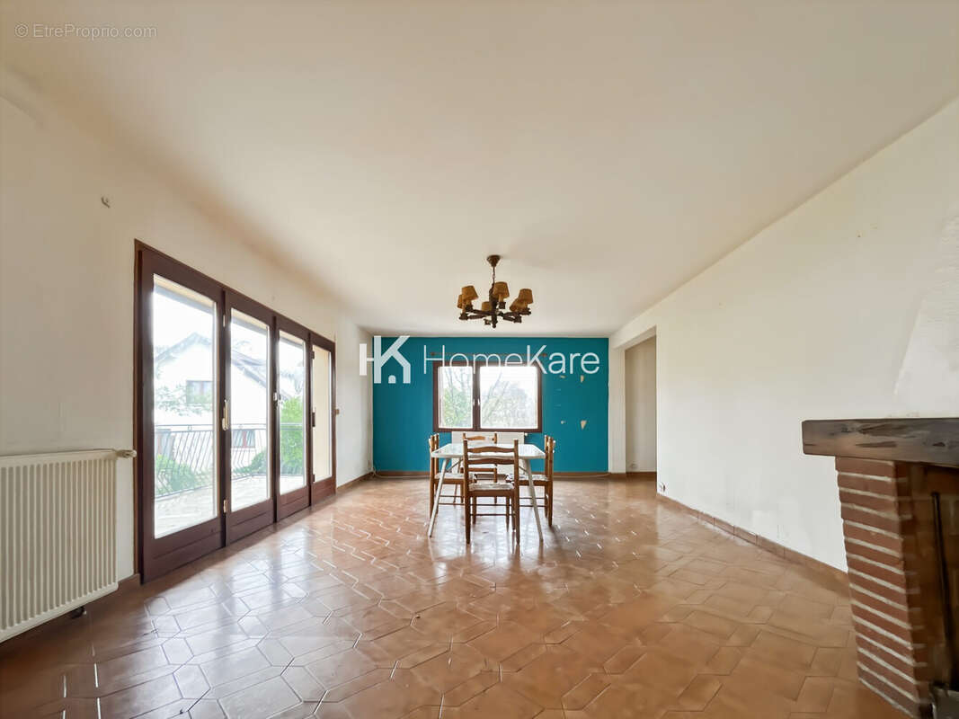 Maison à SAINT-SULPICE