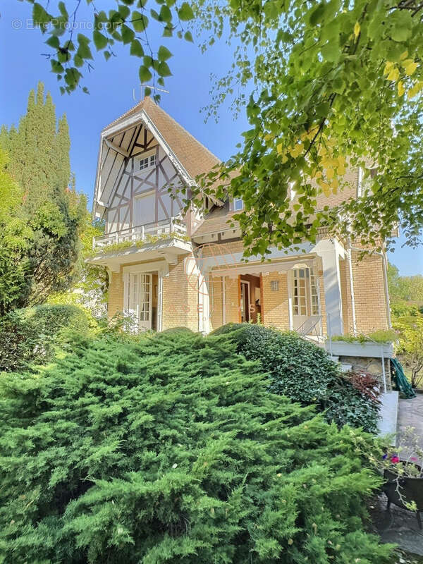 Maison à SAINT-MAUR-DES-FOSSES