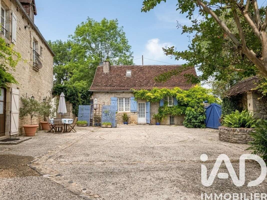 Maison 270 m² à Cavagnac  - photo 4