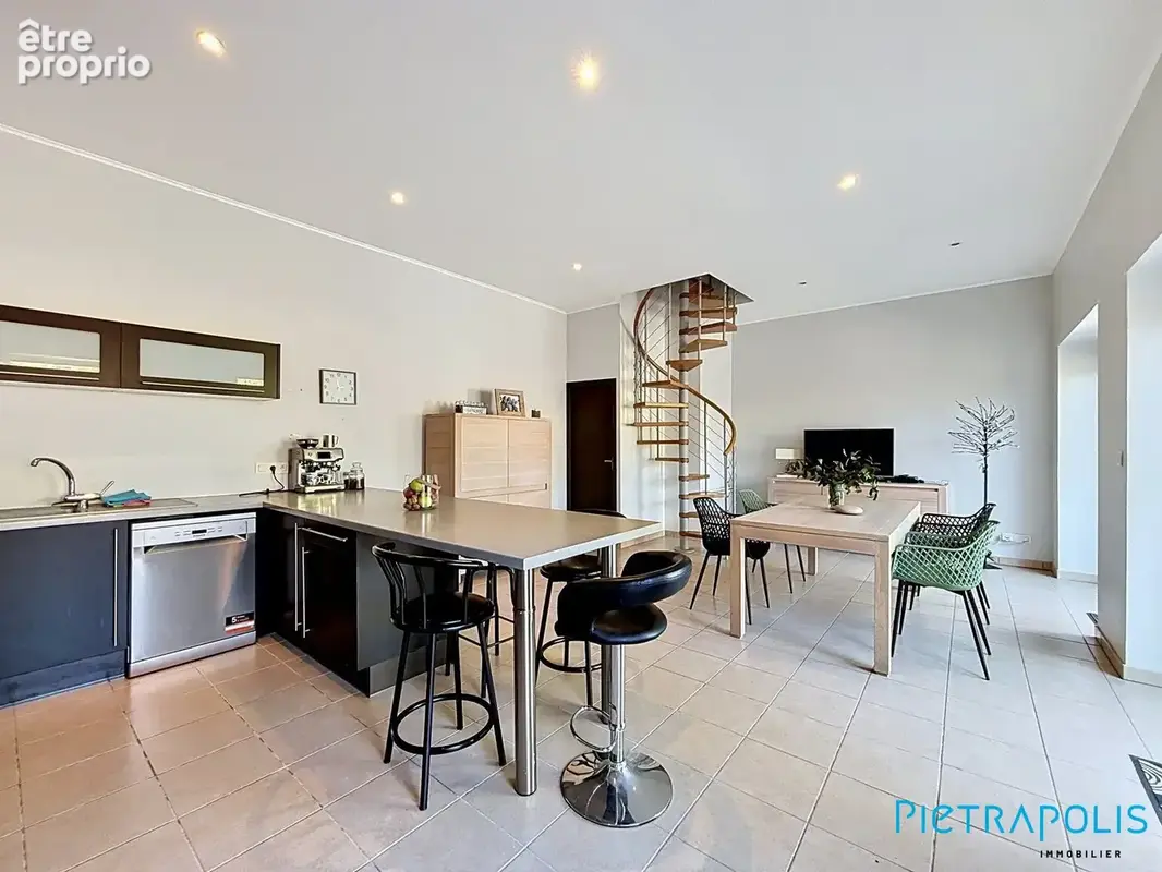 Maison 97 m² à Tarare  - photo 5