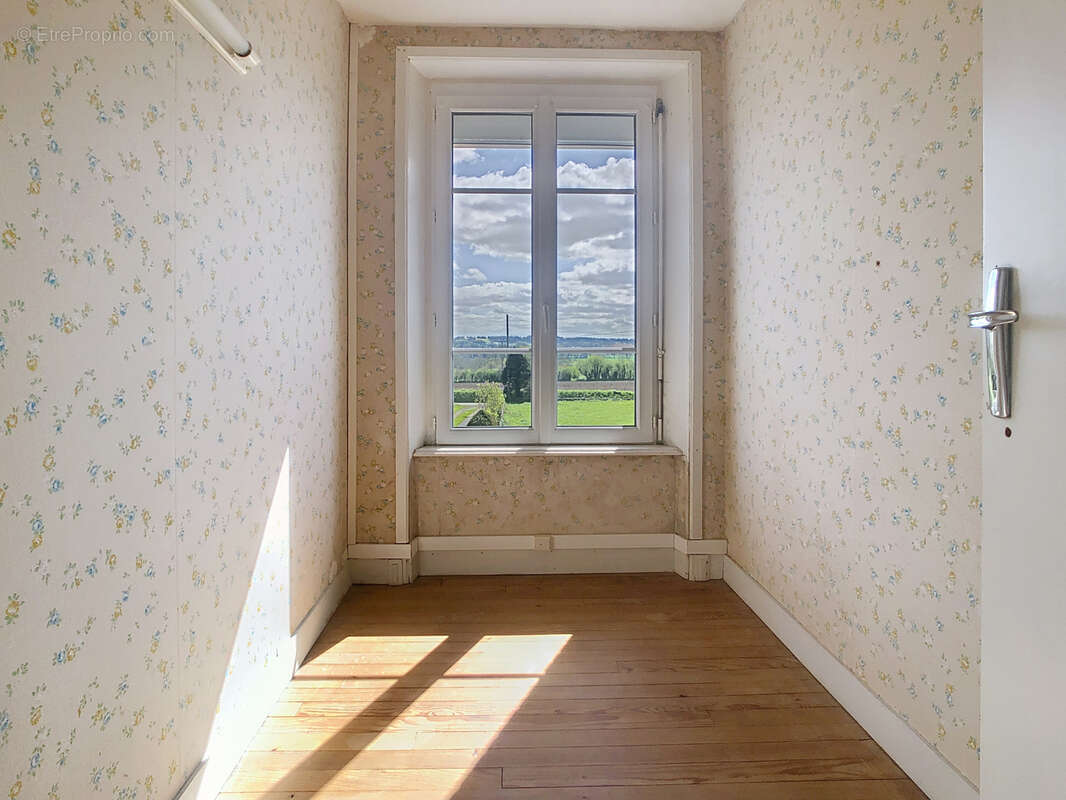 Maison à SAINT-DENIS-LE-VETU