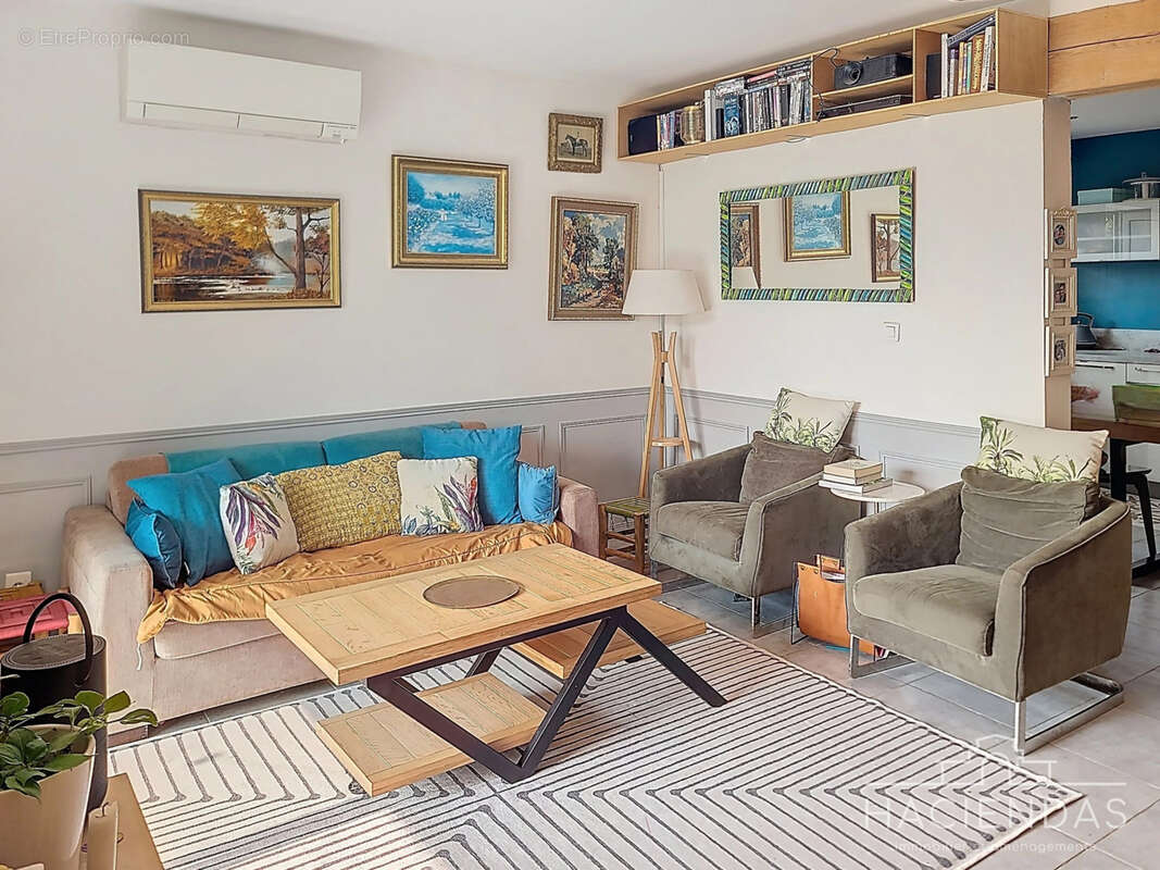 Maison à LA FARE-LES-OLIVIERS