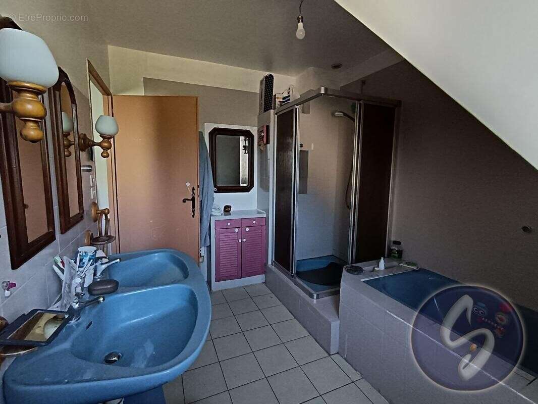 Maison à SAINTE-LUCE-SUR-LOIRE