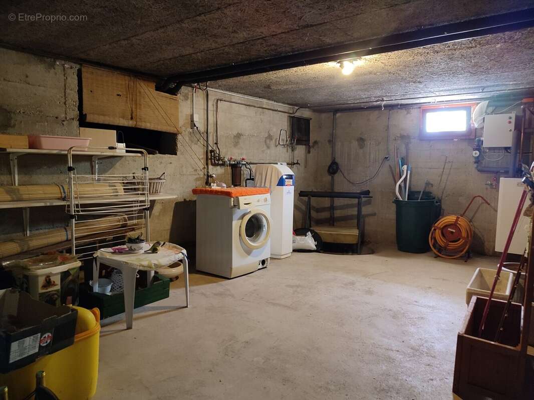 Maison à SAINT-JULIEN-SUR-REYSSOUZE