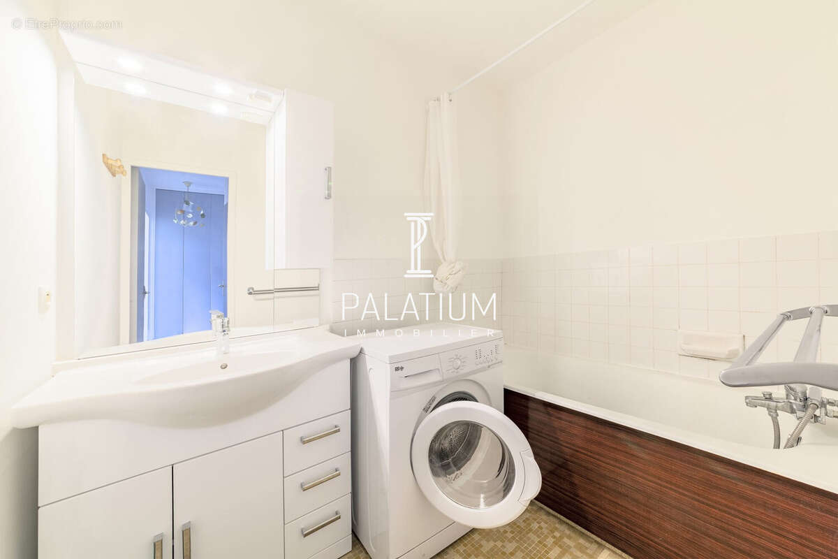 Appartement à GREOUX-LES-BAINS