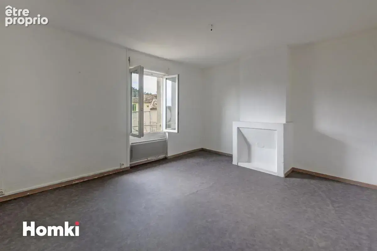 Immeuble de 168m² avec terrain, garages et dépendances sur Saint-Hippolyte-du-Fort - photo 10