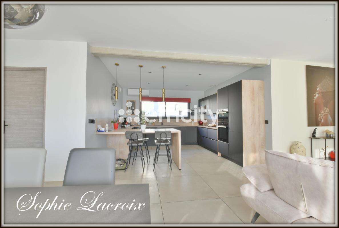 Maison à ROUSSILLON