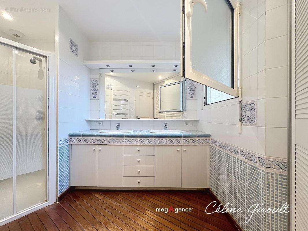 Maison à LE VAL-SAINT-PERE