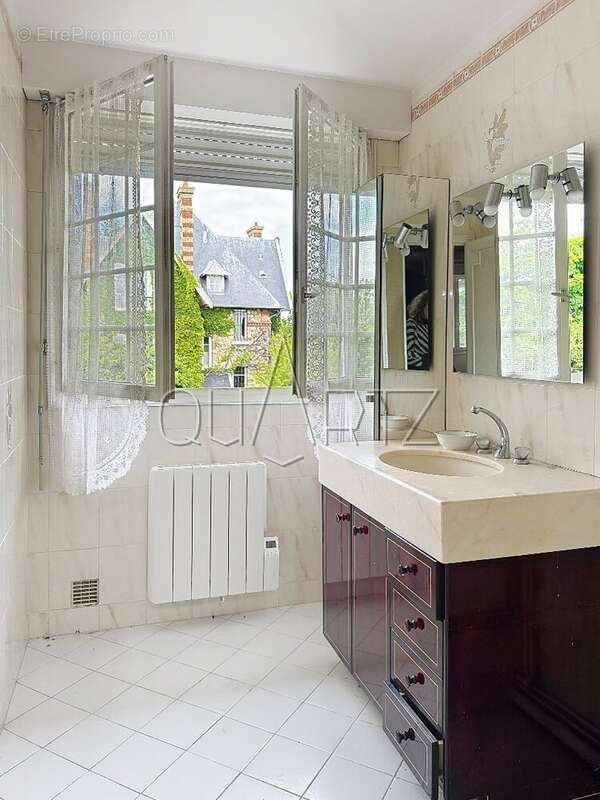 Maison à LE CHESNAY