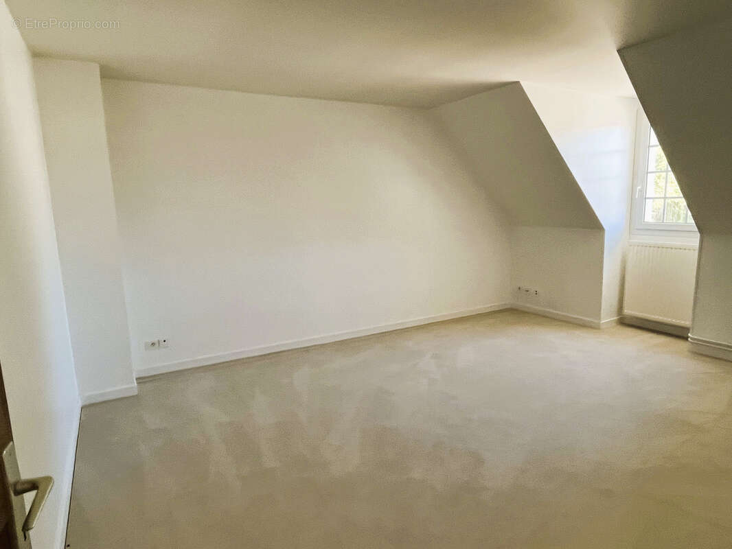 Maison à VERNEUIL-EN-HALATTE