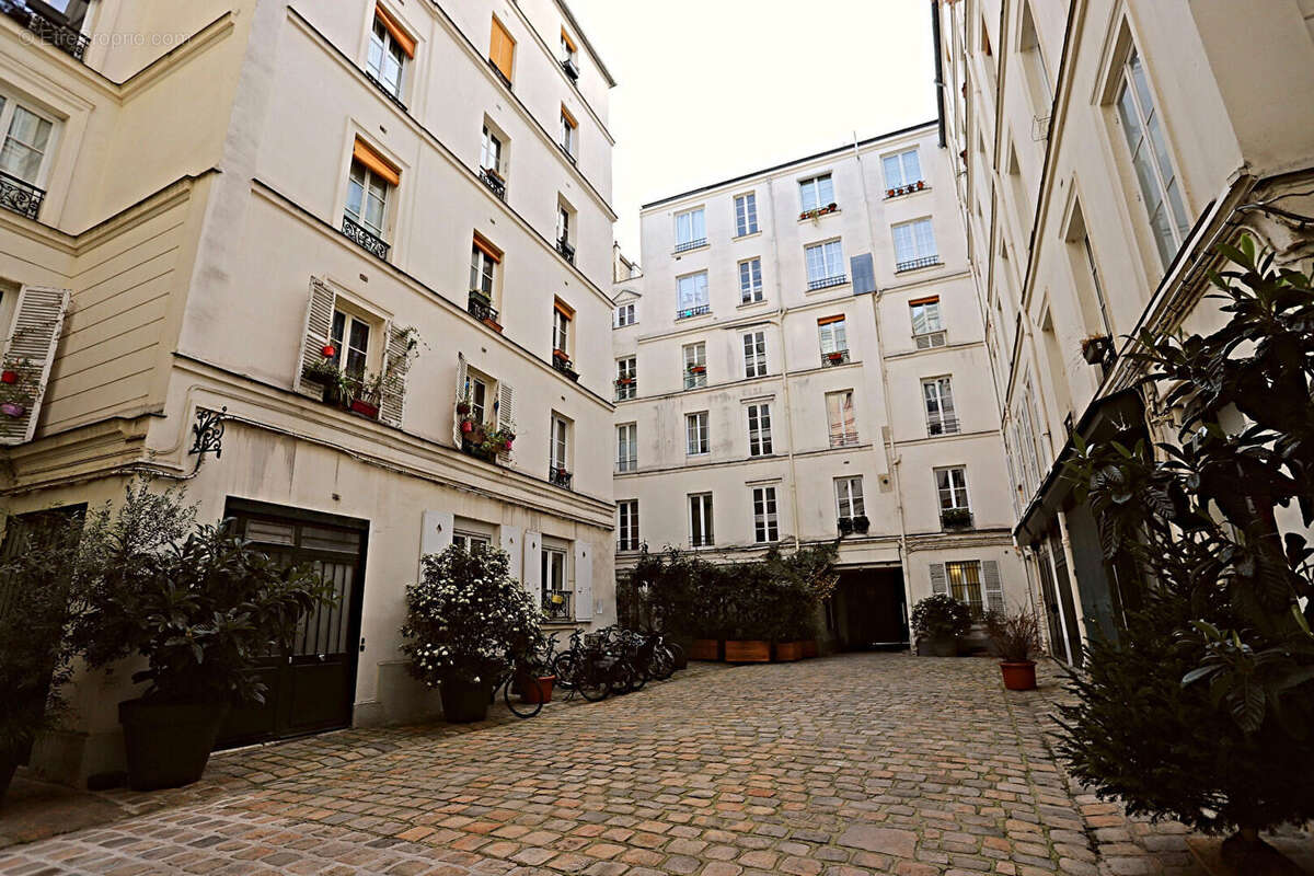 Appartement à PARIS-9E