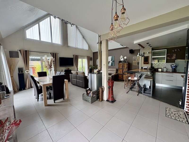 Maison à CHATEAUFORT