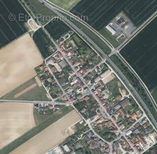 Terrain à LES PETITES-LOGES