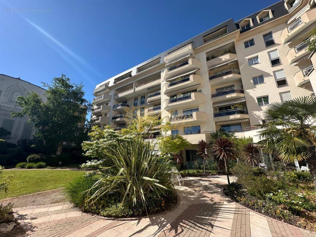 Appartement à NOGENT-SUR-MARNE