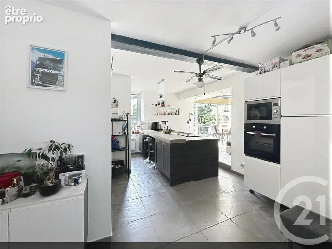 Appartement 84 m² à Bouge-Chambalud  - photo 6