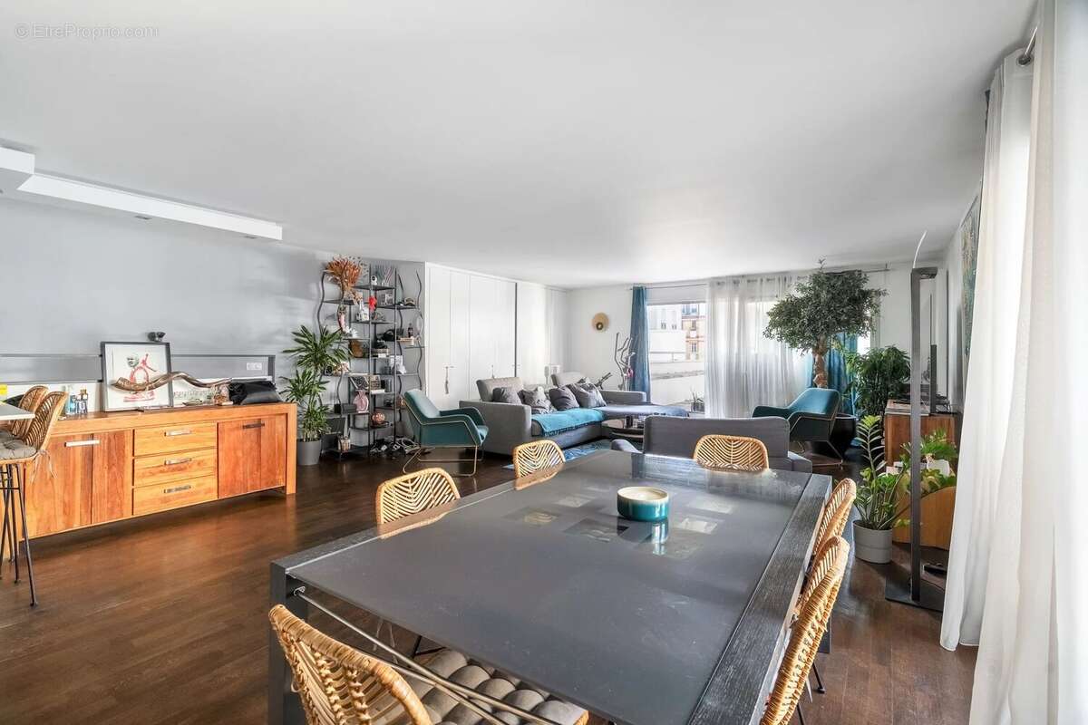 Appartement à LEVALLOIS-PERRET