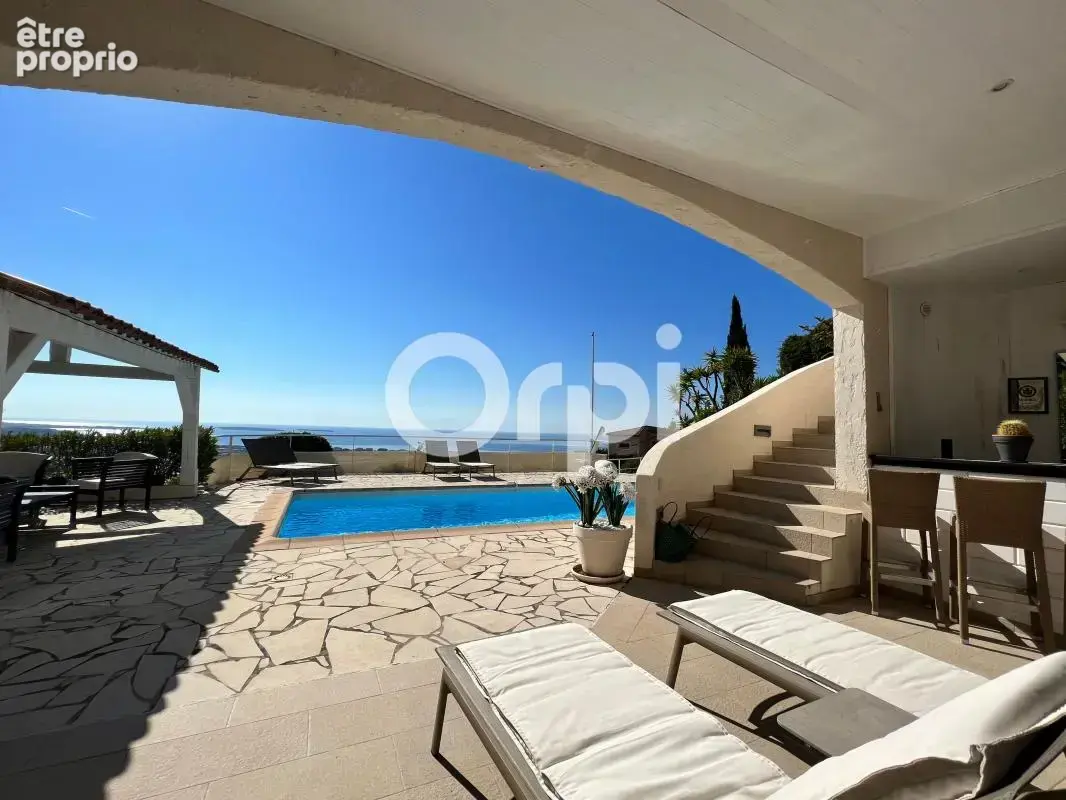 Charmante villa - vue mer - face à la baie de cannes - photo 8