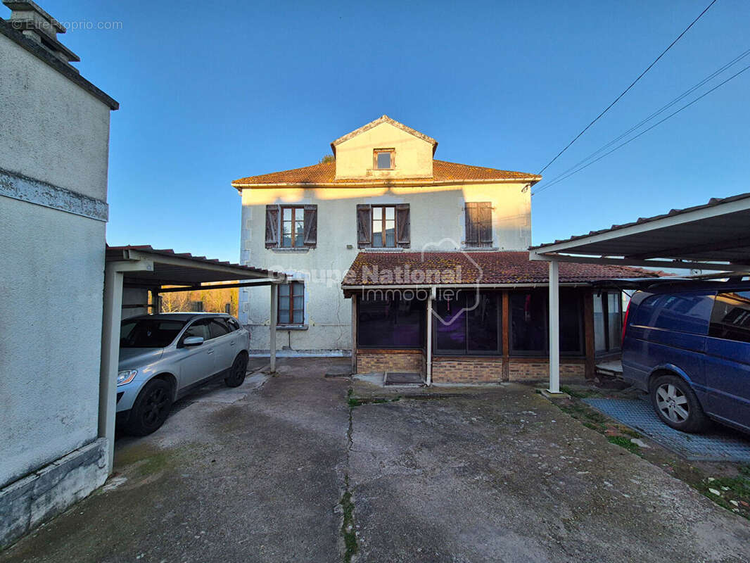 Maison à NOAILLES