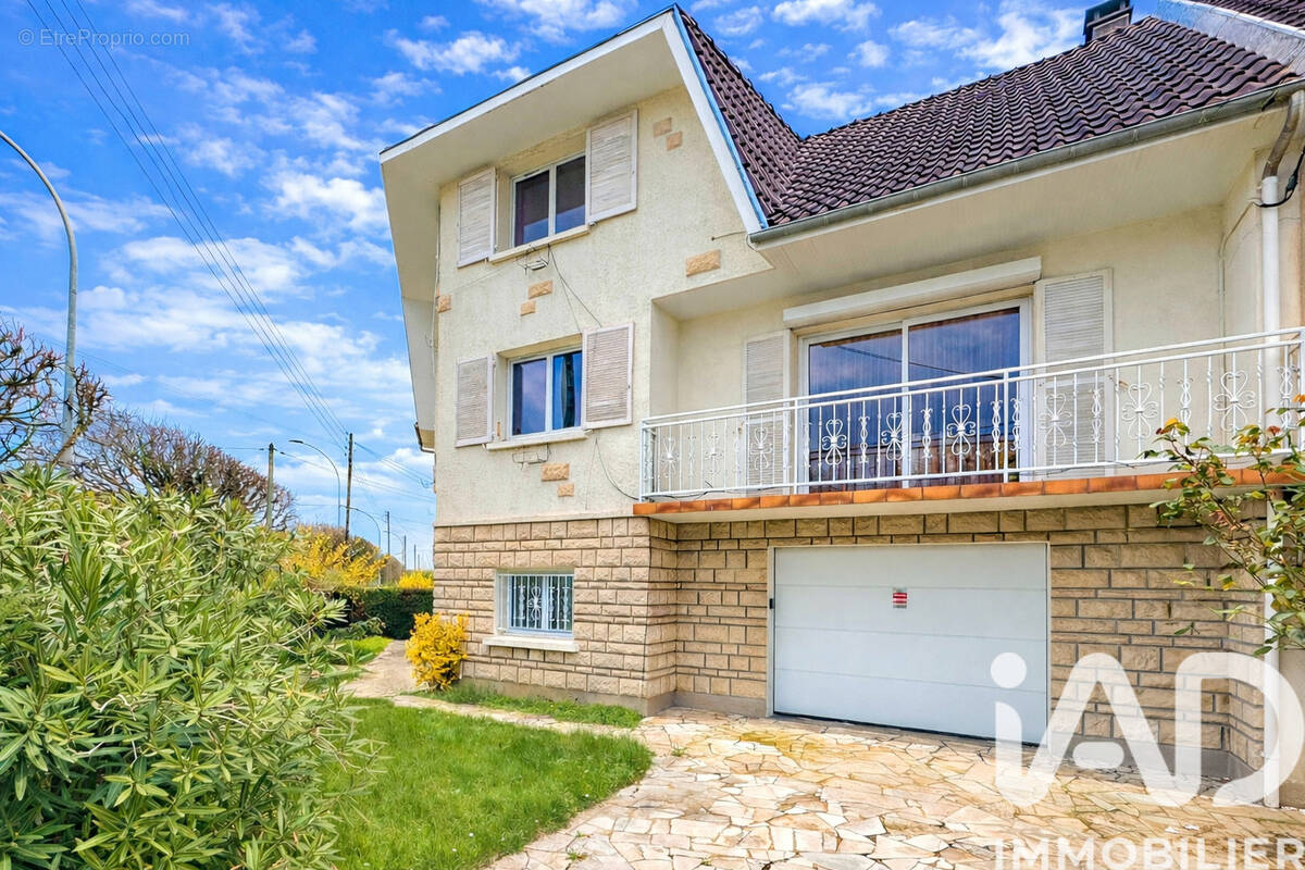 Photo 1 - Maison à SAVIGNY-SUR-ORGE