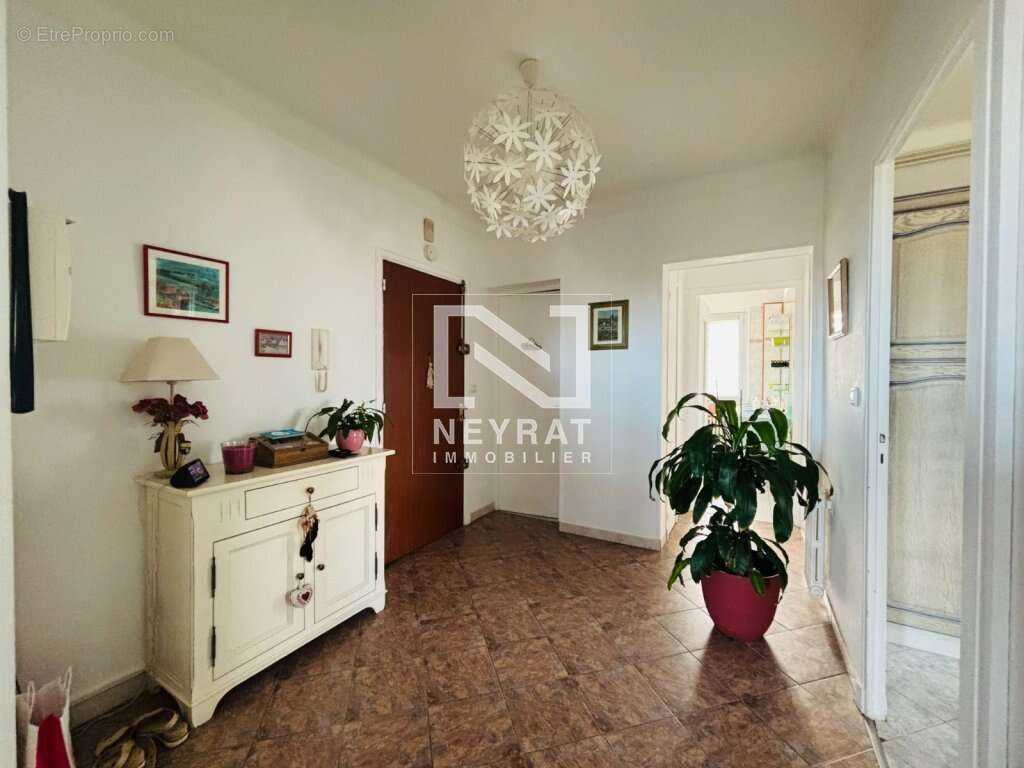 Appartement à MONTCEAU-LES-MINES