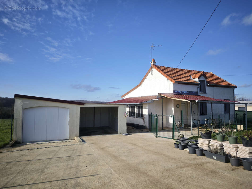 Maison à CHAMPVERT
