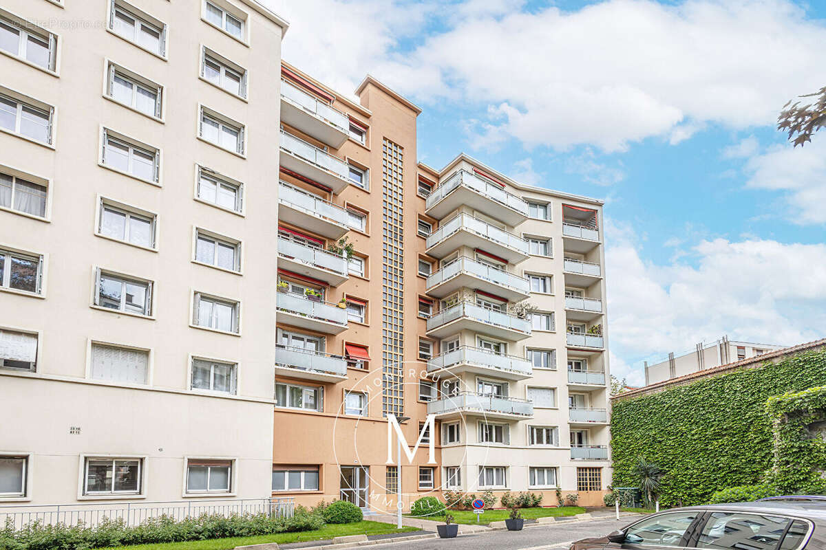 Appartement à MONTROUGE